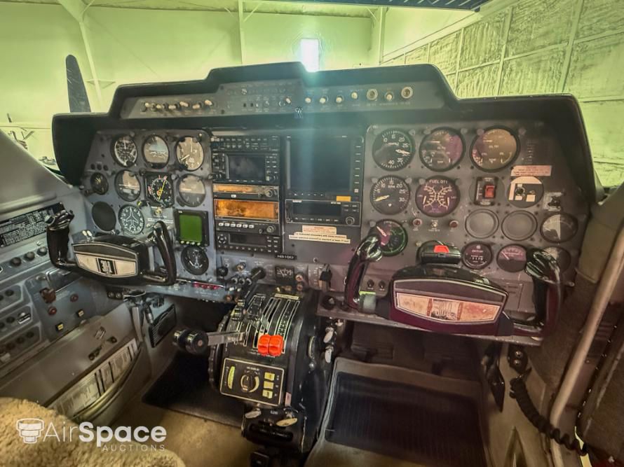 1969 Cessna T310Q - Interior
