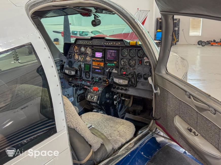 1969 Cessna T310Q - Interior