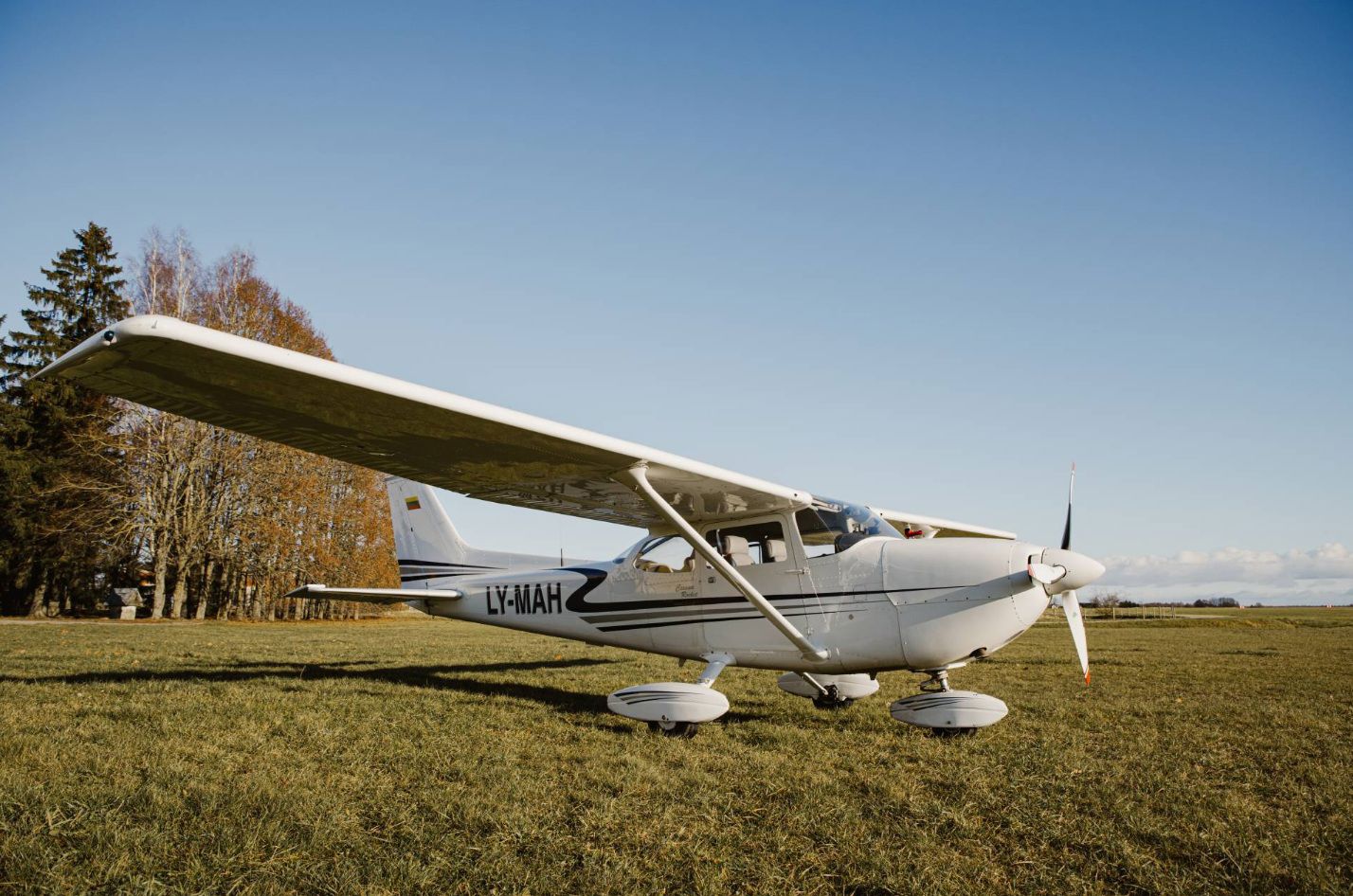 1973 Cessna 172J - Exterior