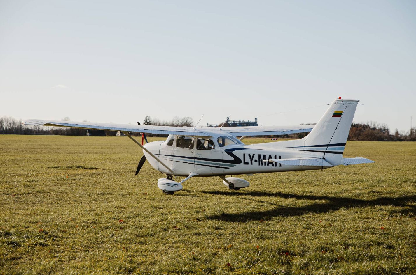 1973 Cessna 172J - Exterior