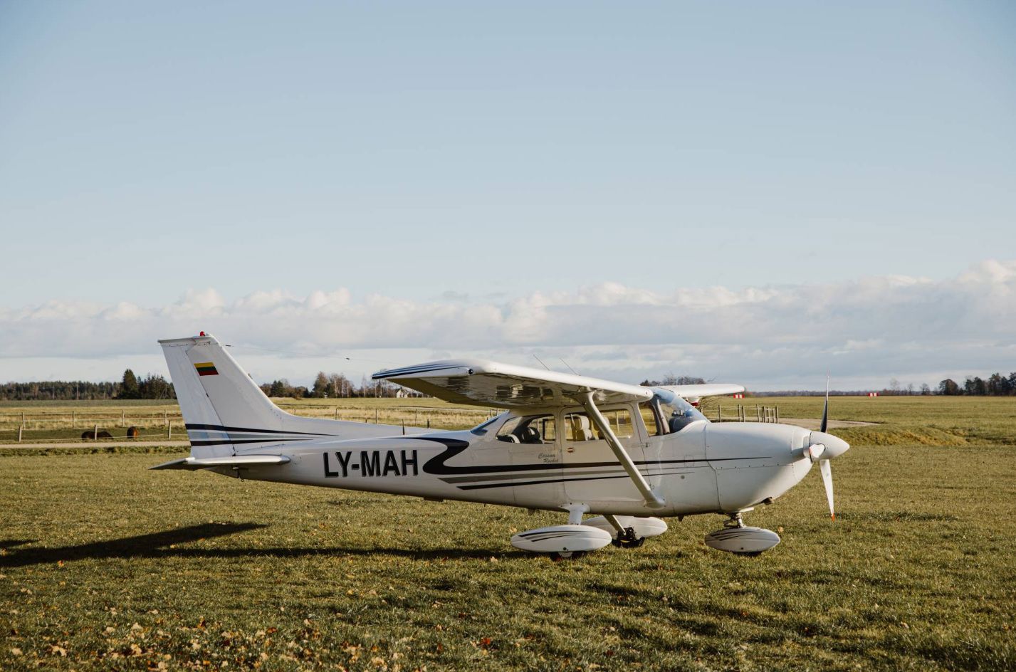 1973 Cessna 172J - Exterior