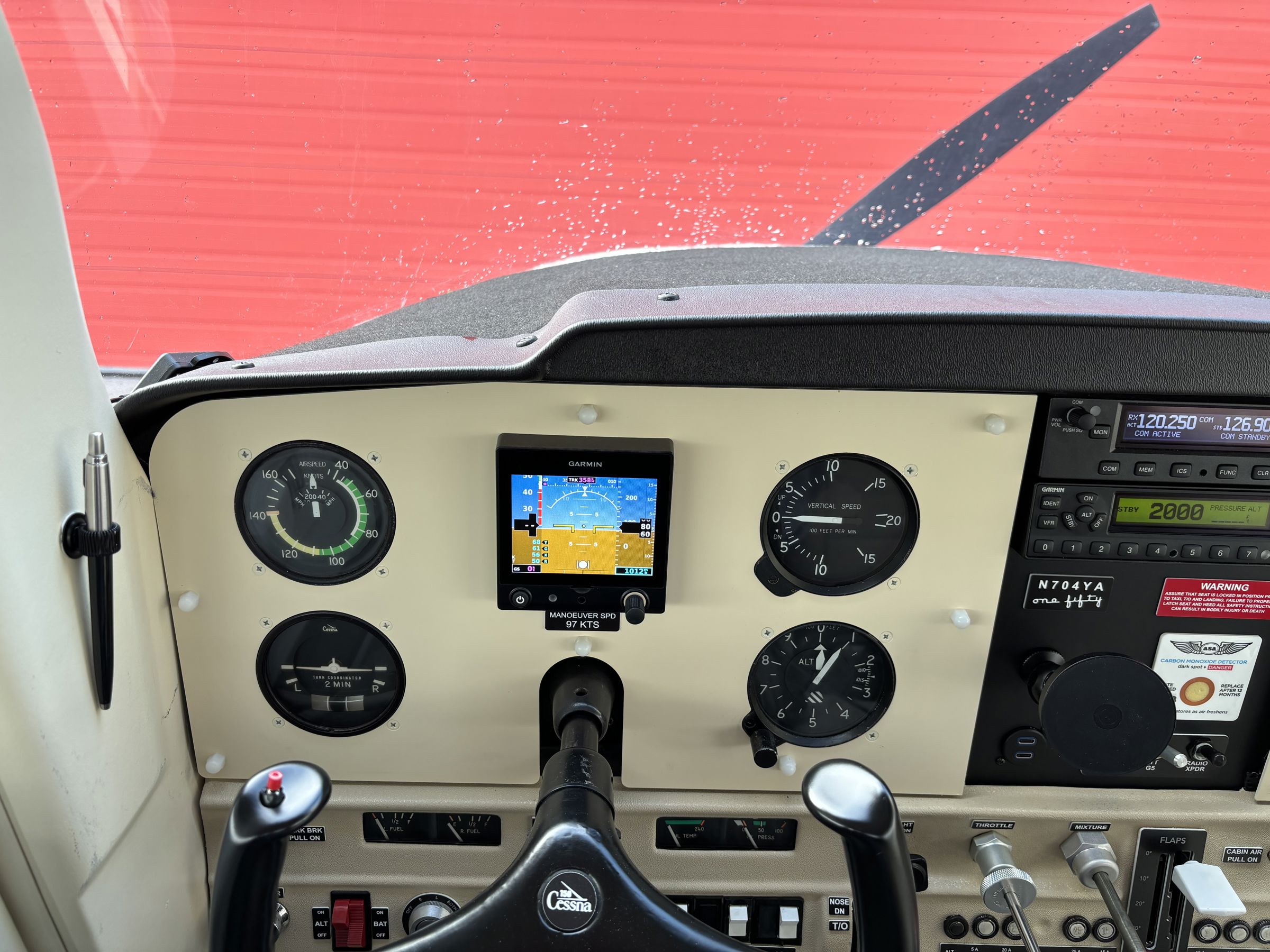 1976 Cessna 150M - Interior