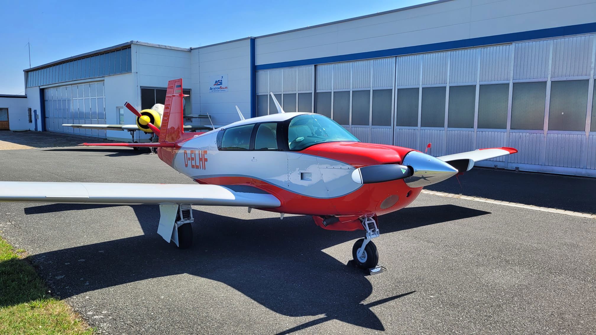 1987 Mooney M20J 201 - Exterior