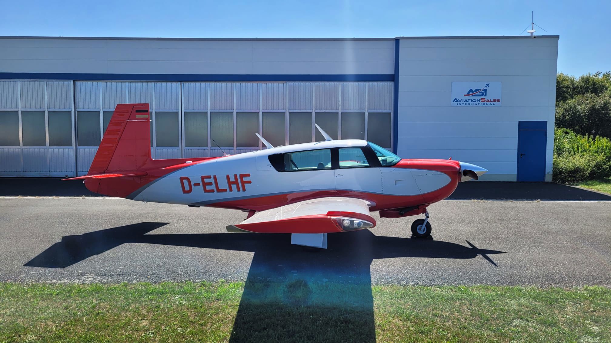 1987 Mooney M20J 201 - Exterior