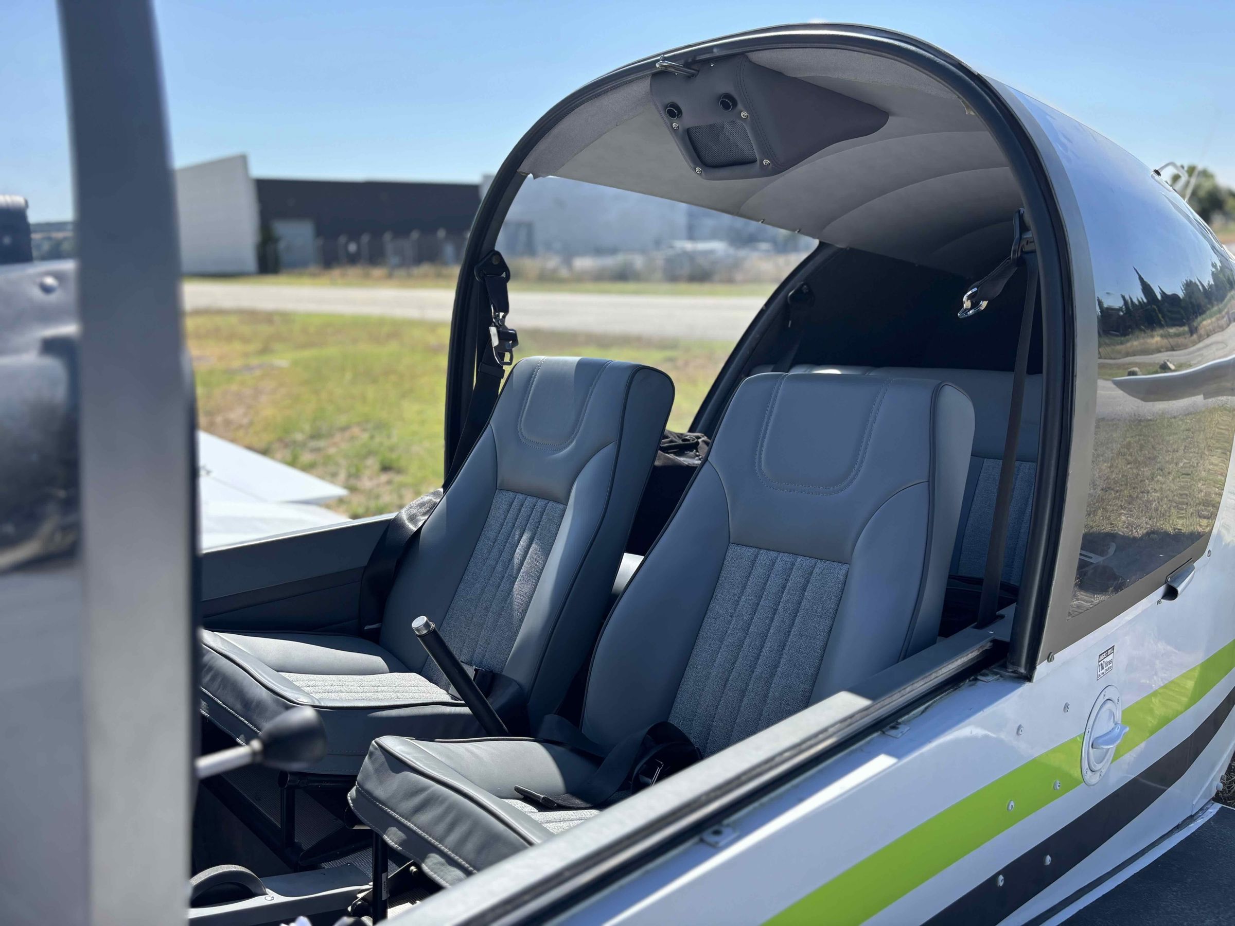 1994 Robin DR-400 120 Dauphin 2+2 - Interior