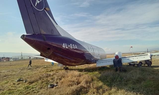1991 Embraer 120 - Exterior