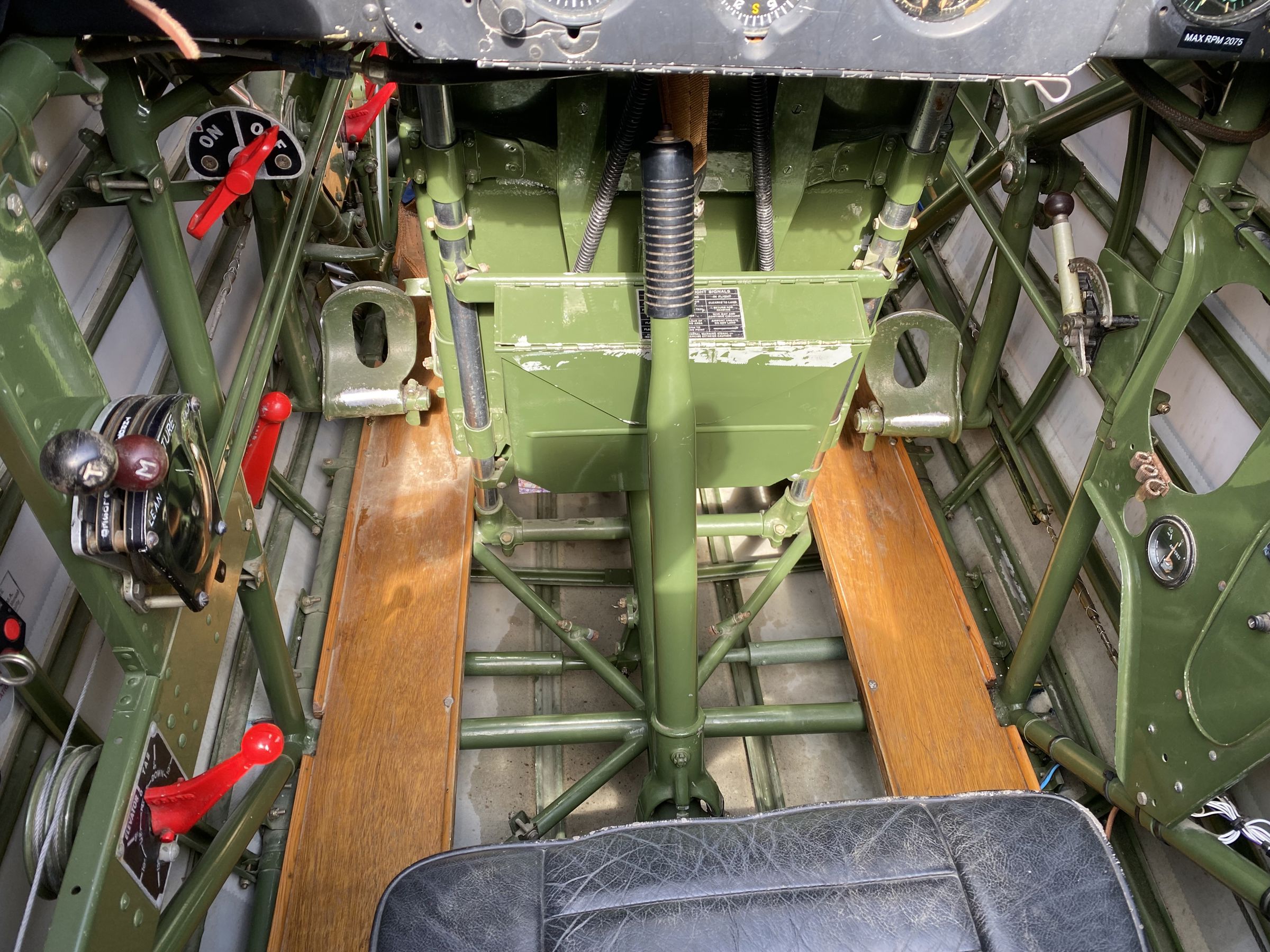1945 Boeing Stearman A75-N1 - Interior