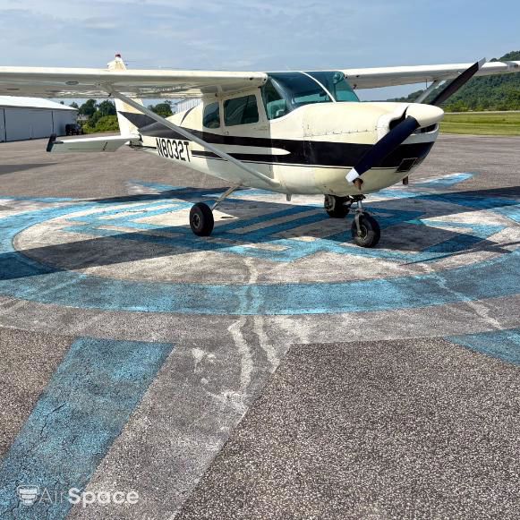 1960 Cessna 175A - Exterior