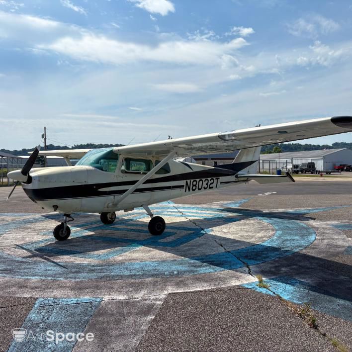 1960 Cessna 175A - Exterior